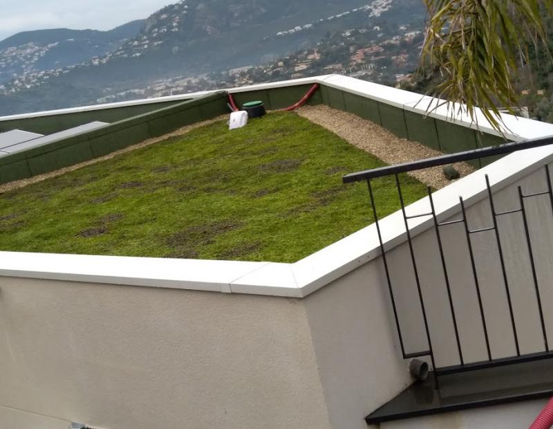 Végétalisation de toit : Création de toiture végétalisée pour un constructeur à Mandelieu (06)